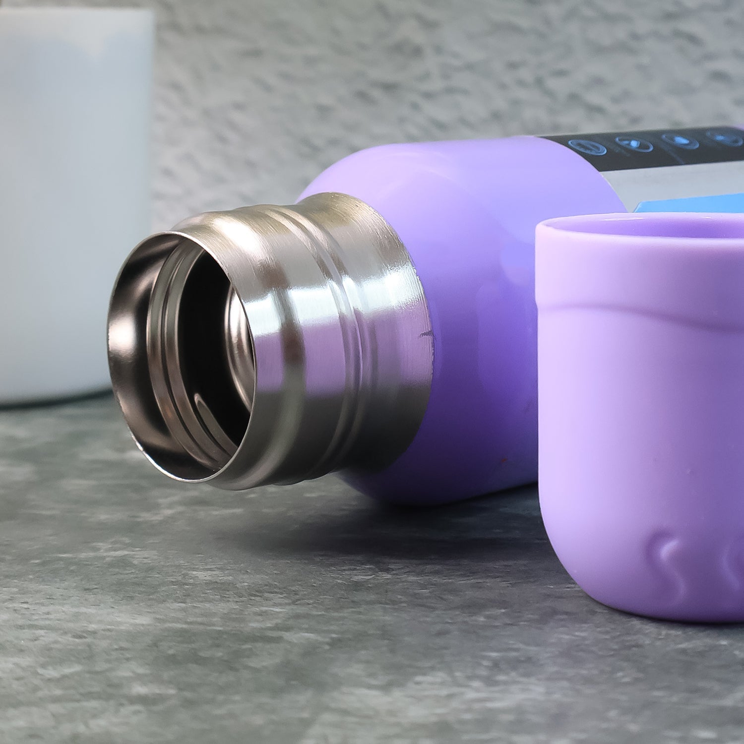 Purple Vacuum Flask Set – Stainless Steel Thermos with 3 Cups, Approx 500ml Purple Vacuum Flask Set – Stainless Steel Thermos with 3 Cups, Approx 500ml
